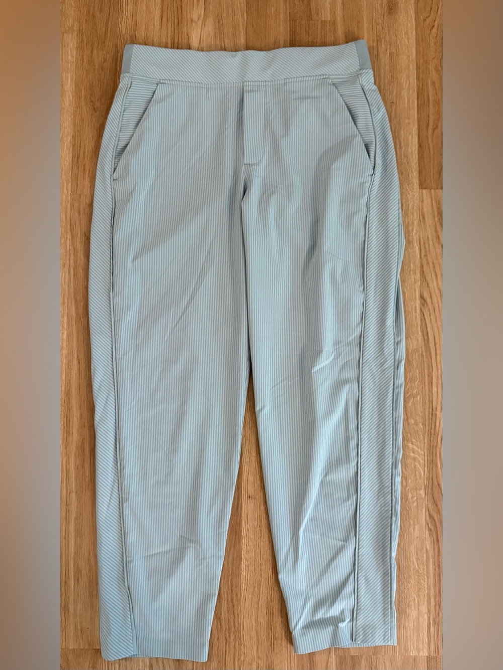 EUC Athleta Brooklyn Textured Ankle Pants - City Stripe Coast Grey - Size 4/P